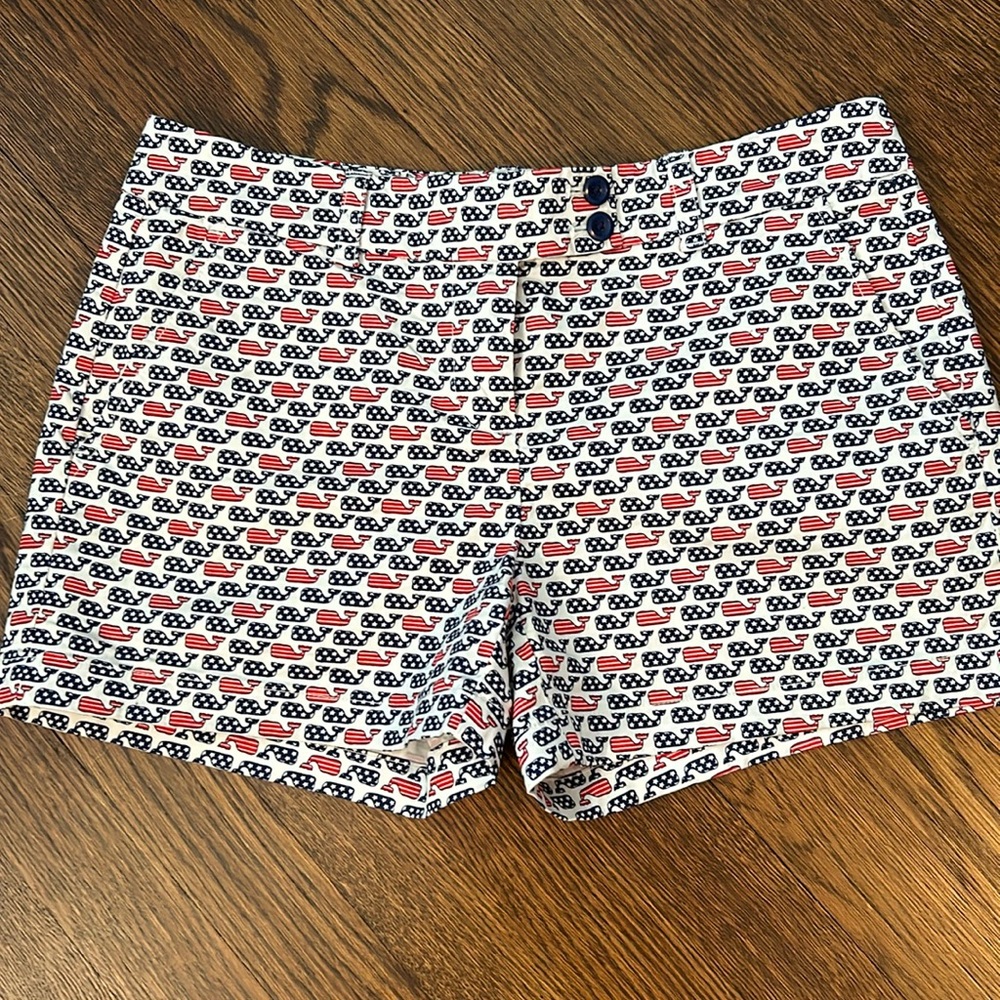VINEYARD VINES Whale flag Shorts size 4 ❤️💙 4th of July